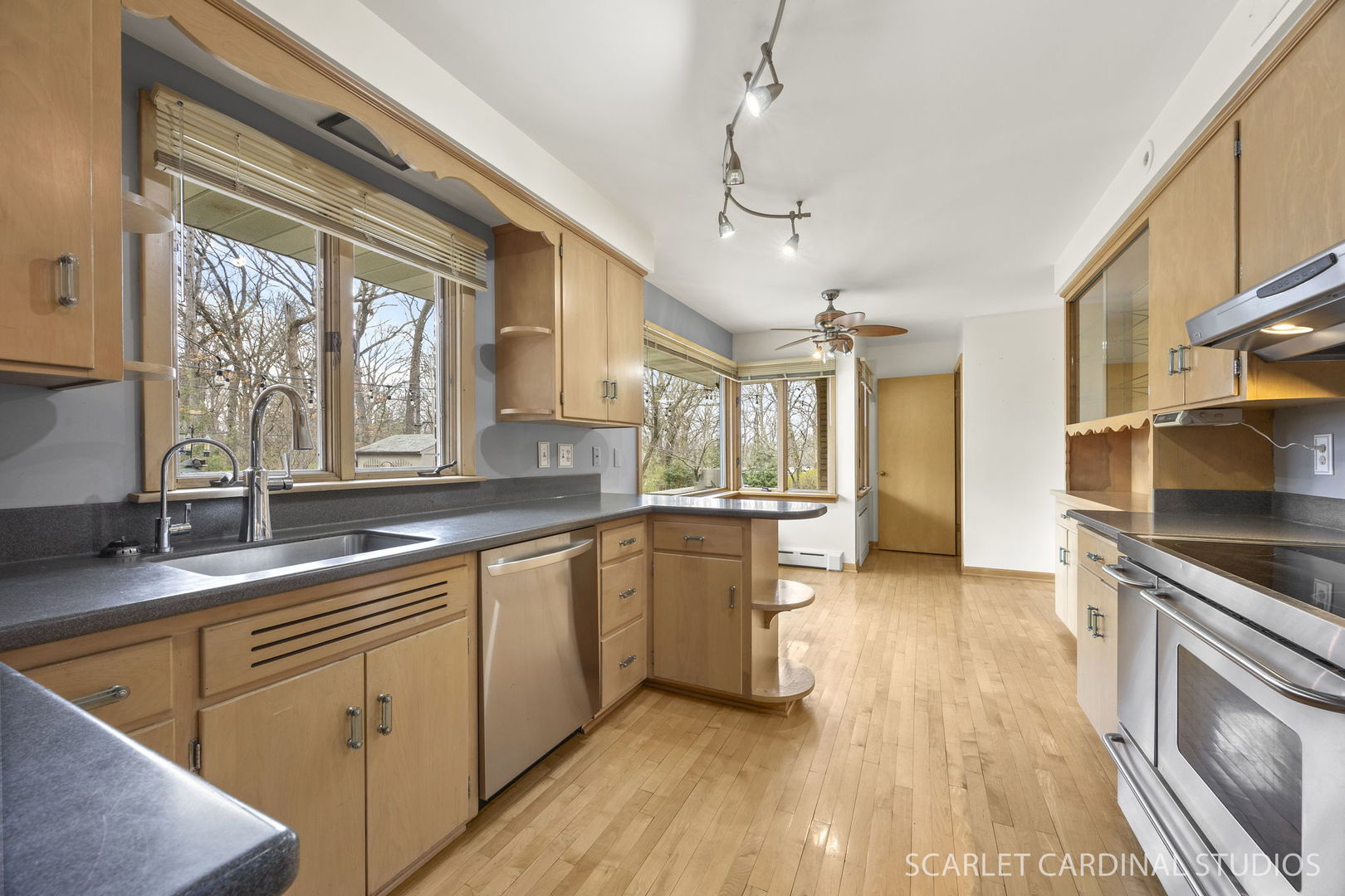 501 Glenwood Trail, Elgin, IL 60120