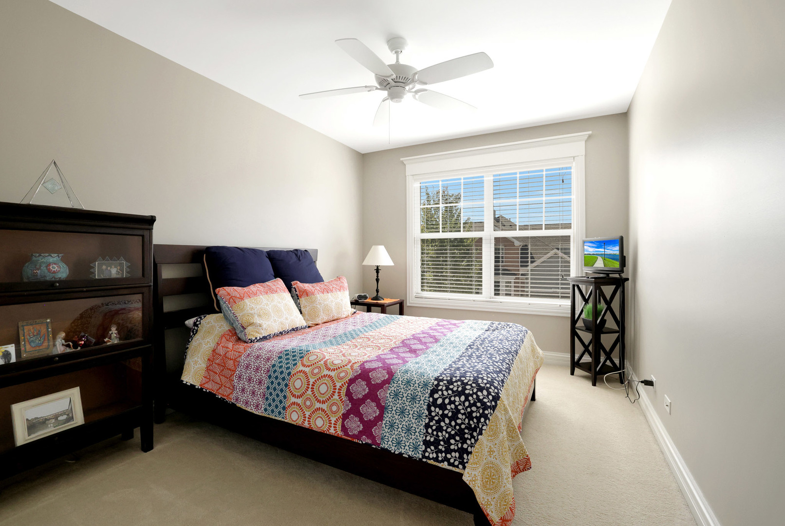 1053 Hummingbird Way, Bartlett, IL 60103