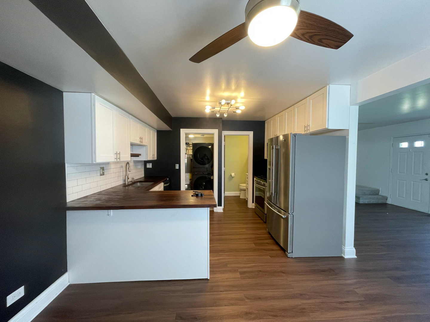 211 E Oneida Avenue #G, Bartlett, IL 60103