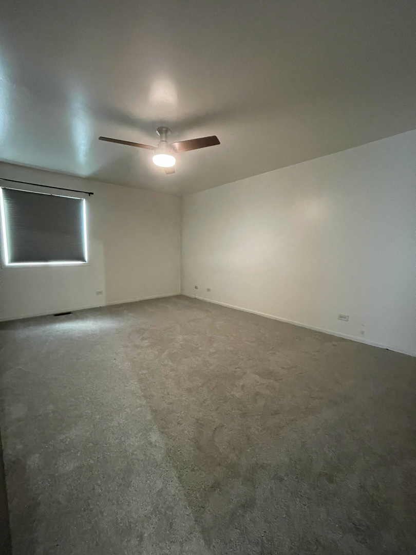 211 E Oneida Avenue #G, Bartlett, IL 60103