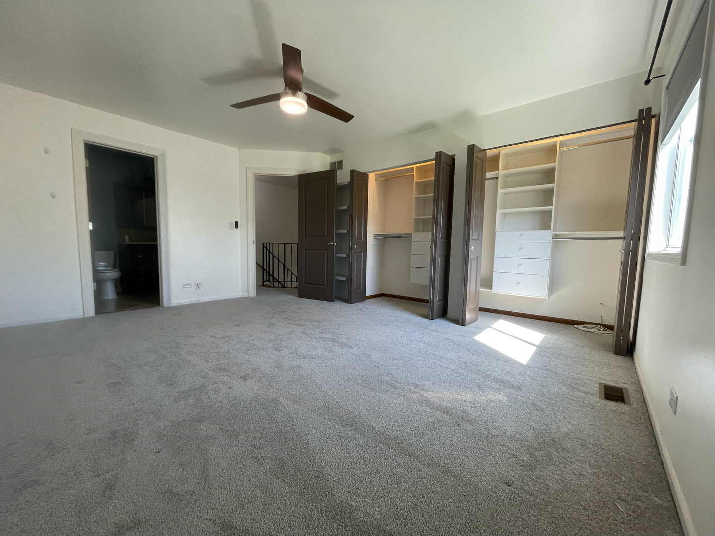 211 E Oneida Avenue #G, Bartlett, IL 60103