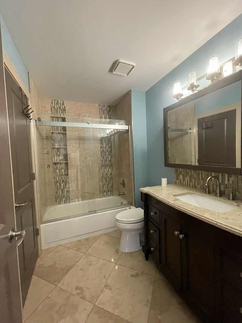 211 E Oneida Avenue #G, Bartlett, IL 60103