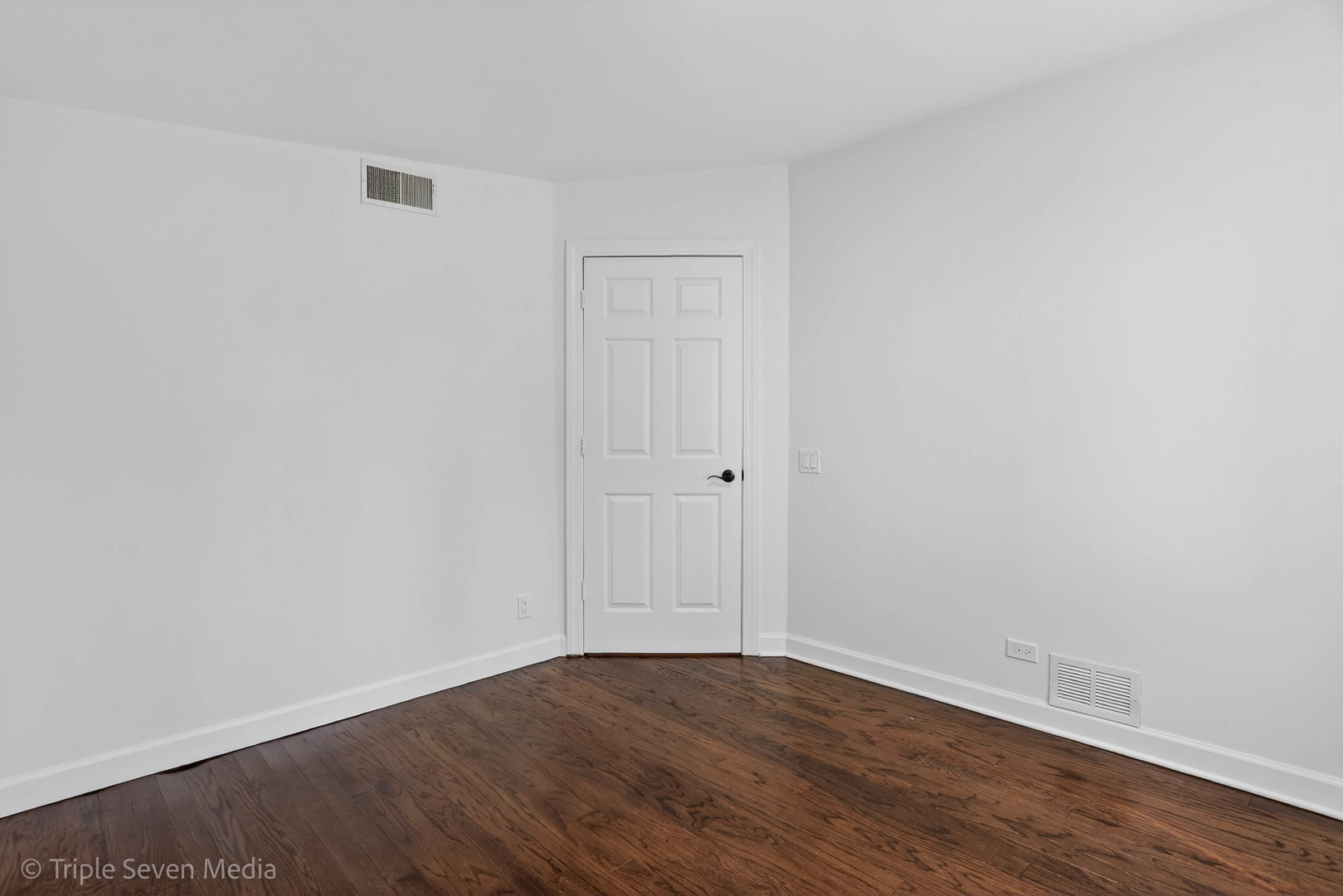 132 Harvey Avenue, Wood Dale, IL 60191