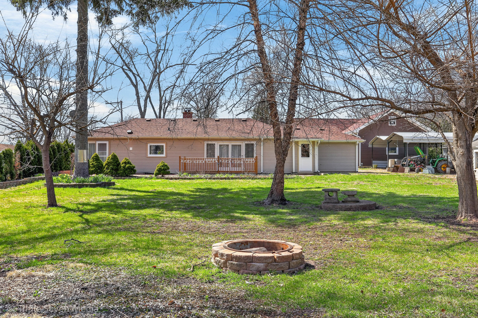 132 Harvey Avenue, Wood Dale, IL 60191