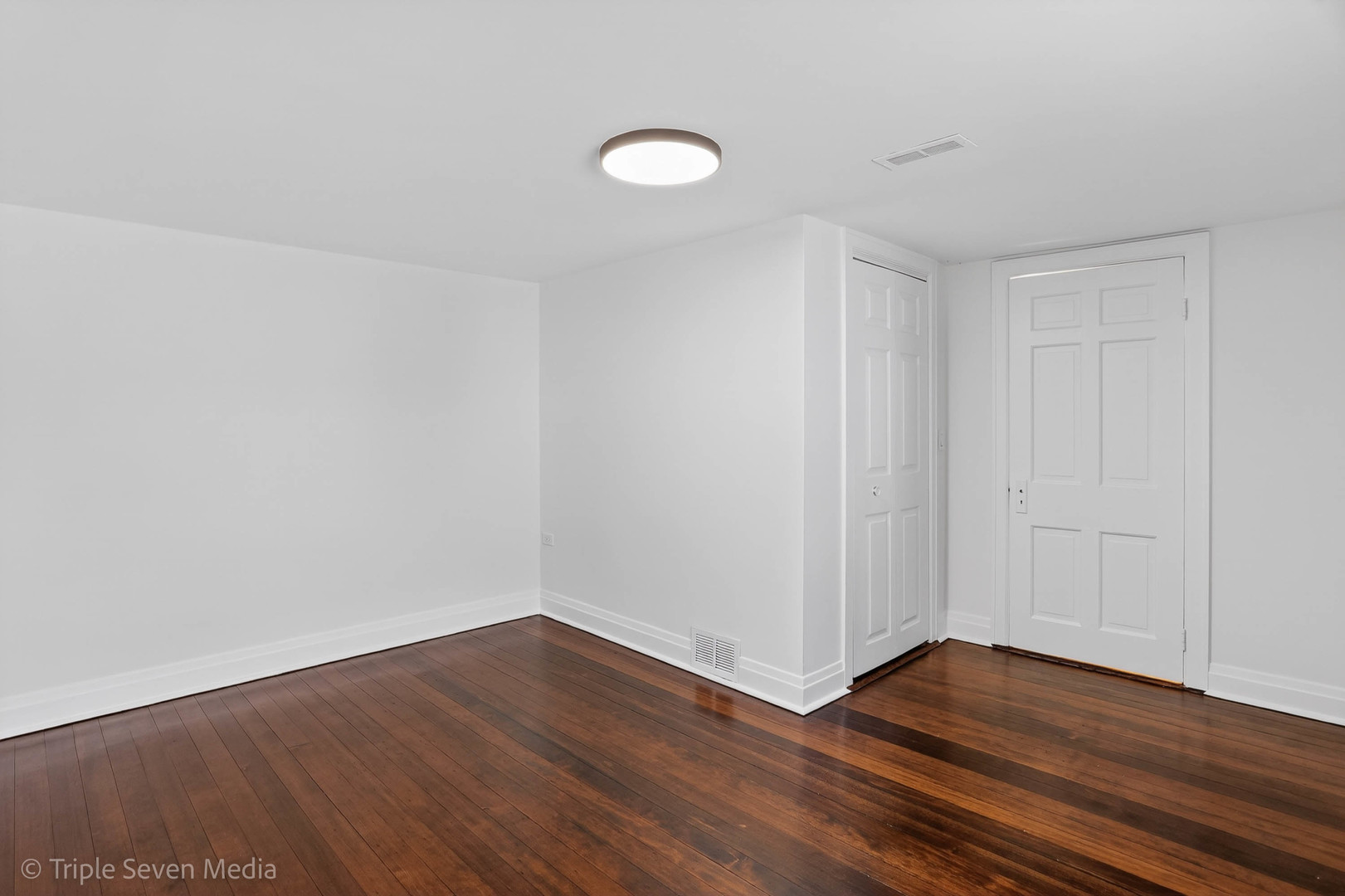 132 Harvey Avenue, Wood Dale, IL 60191