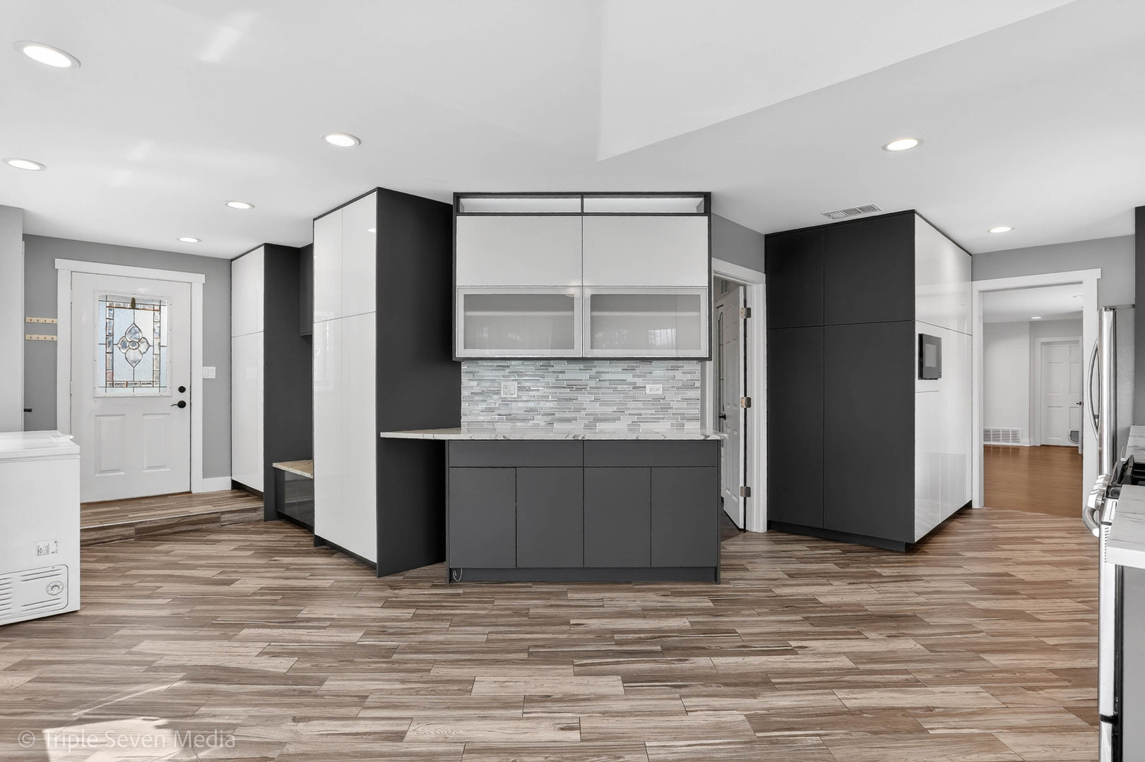 132 Harvey Avenue, Wood Dale, IL 60191