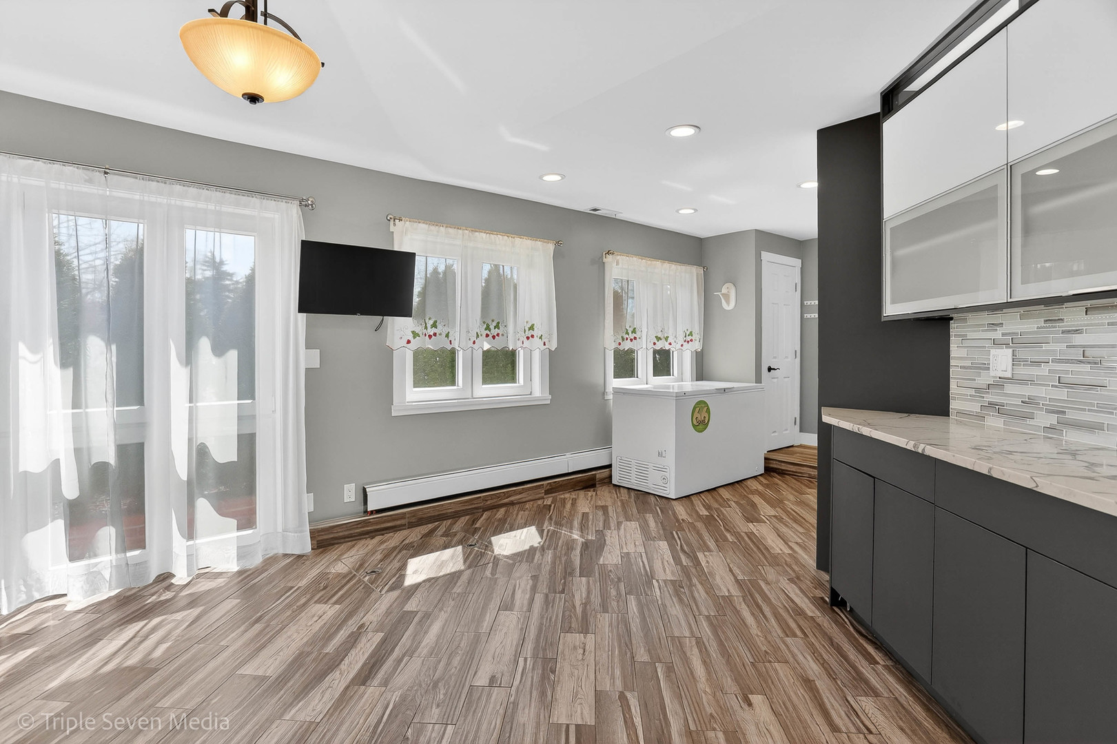 132 Harvey Avenue, Wood Dale, IL 60191