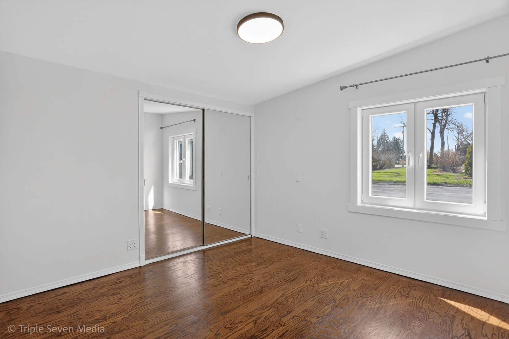 132 Harvey Avenue, Wood Dale, IL 60191