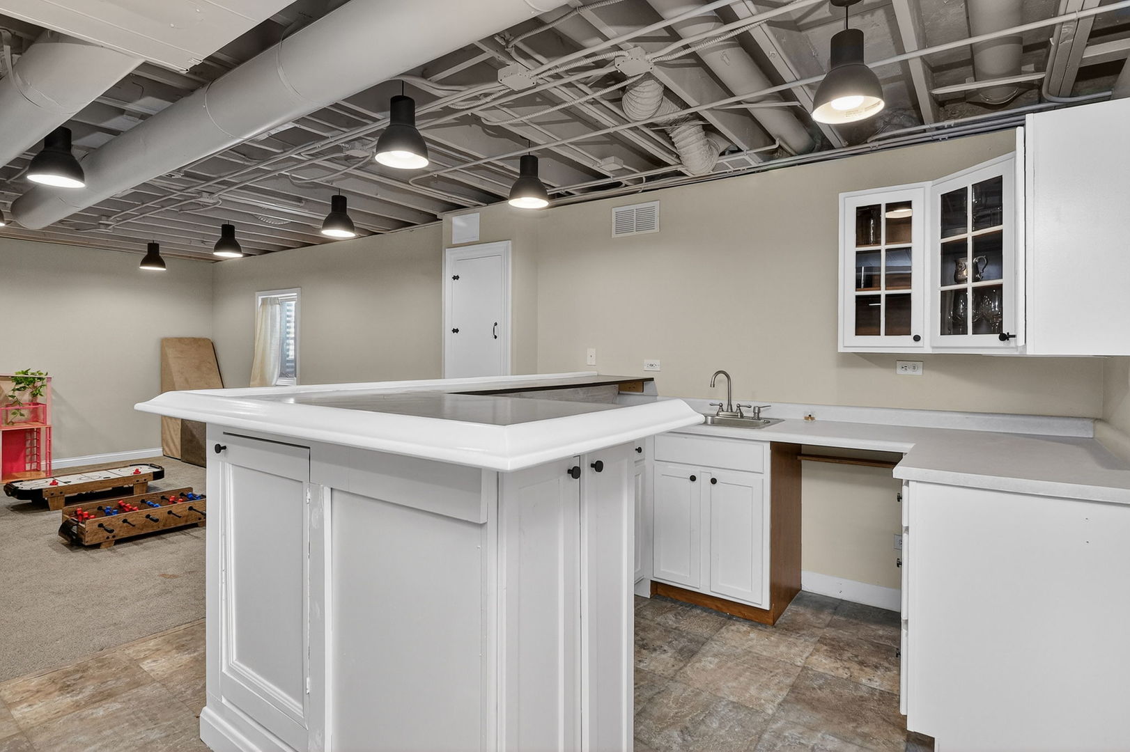 1614 Sawyer Avenue, Glen Ellyn, IL 60137