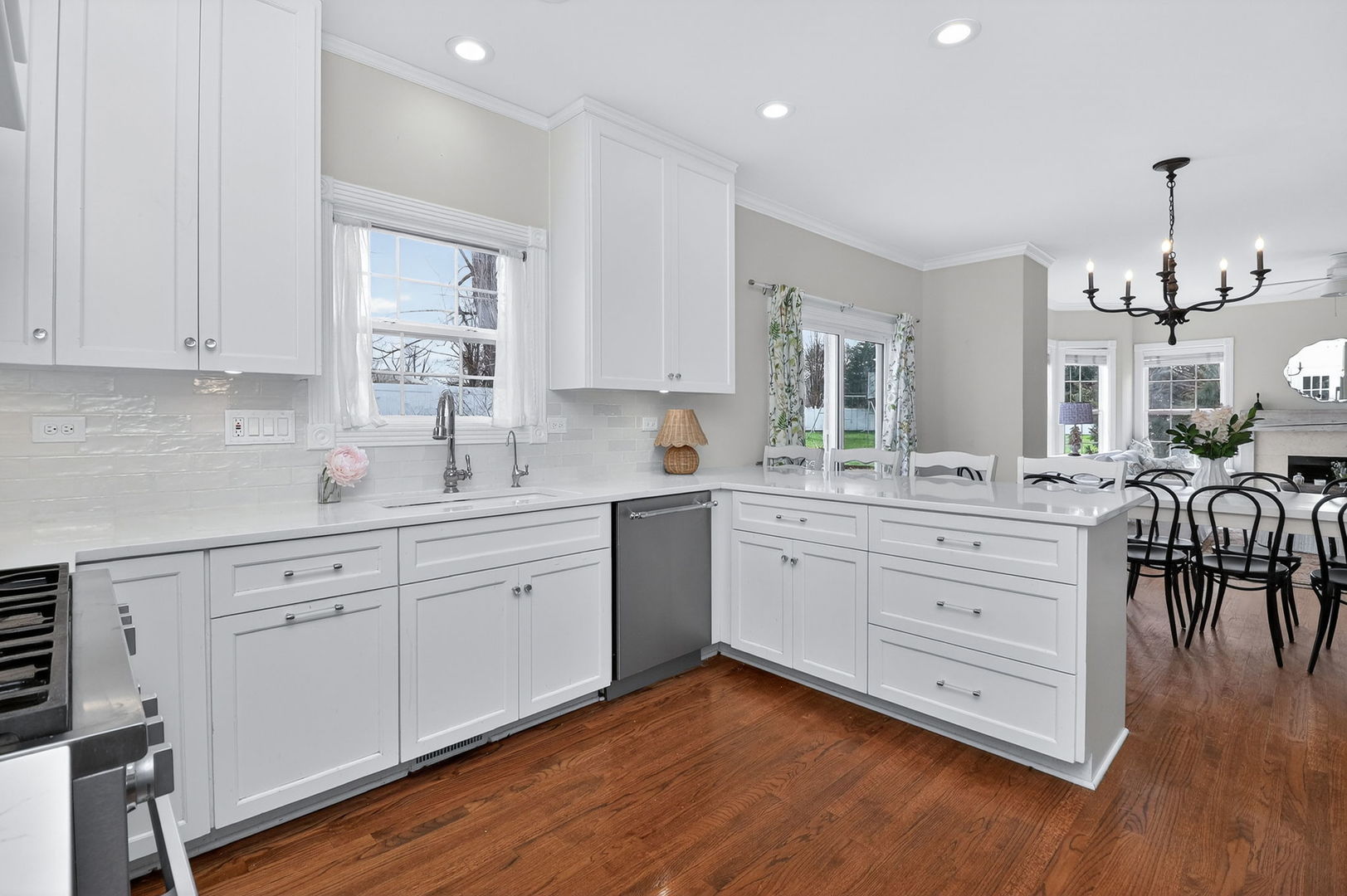 1614 Sawyer Avenue, Glen Ellyn, IL 60137