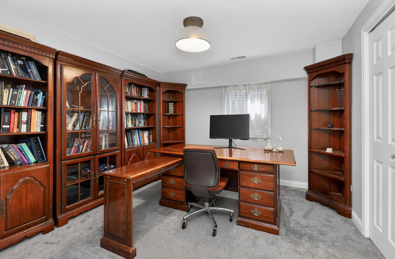 1614 Sawyer Avenue, Glen Ellyn, IL 60137