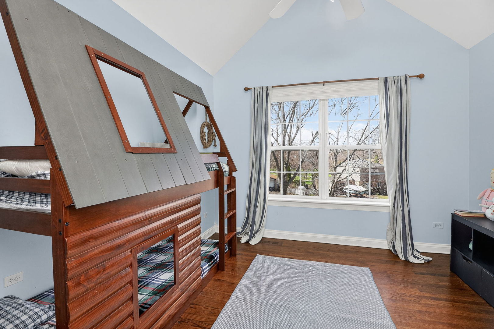 1614 Sawyer Avenue, Glen Ellyn, IL 60137