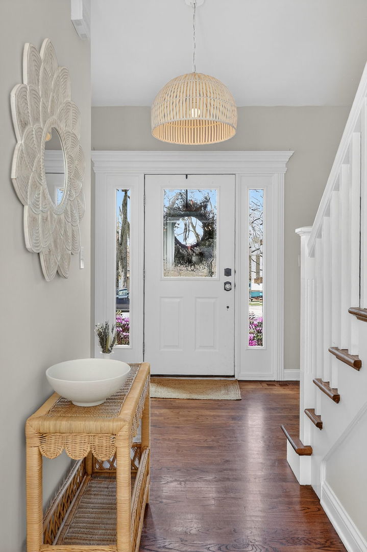 1614 Sawyer Avenue, Glen Ellyn, IL 60137