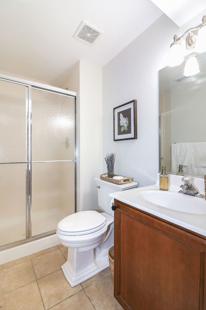 1614 Sawyer Avenue, Glen Ellyn, IL 60137