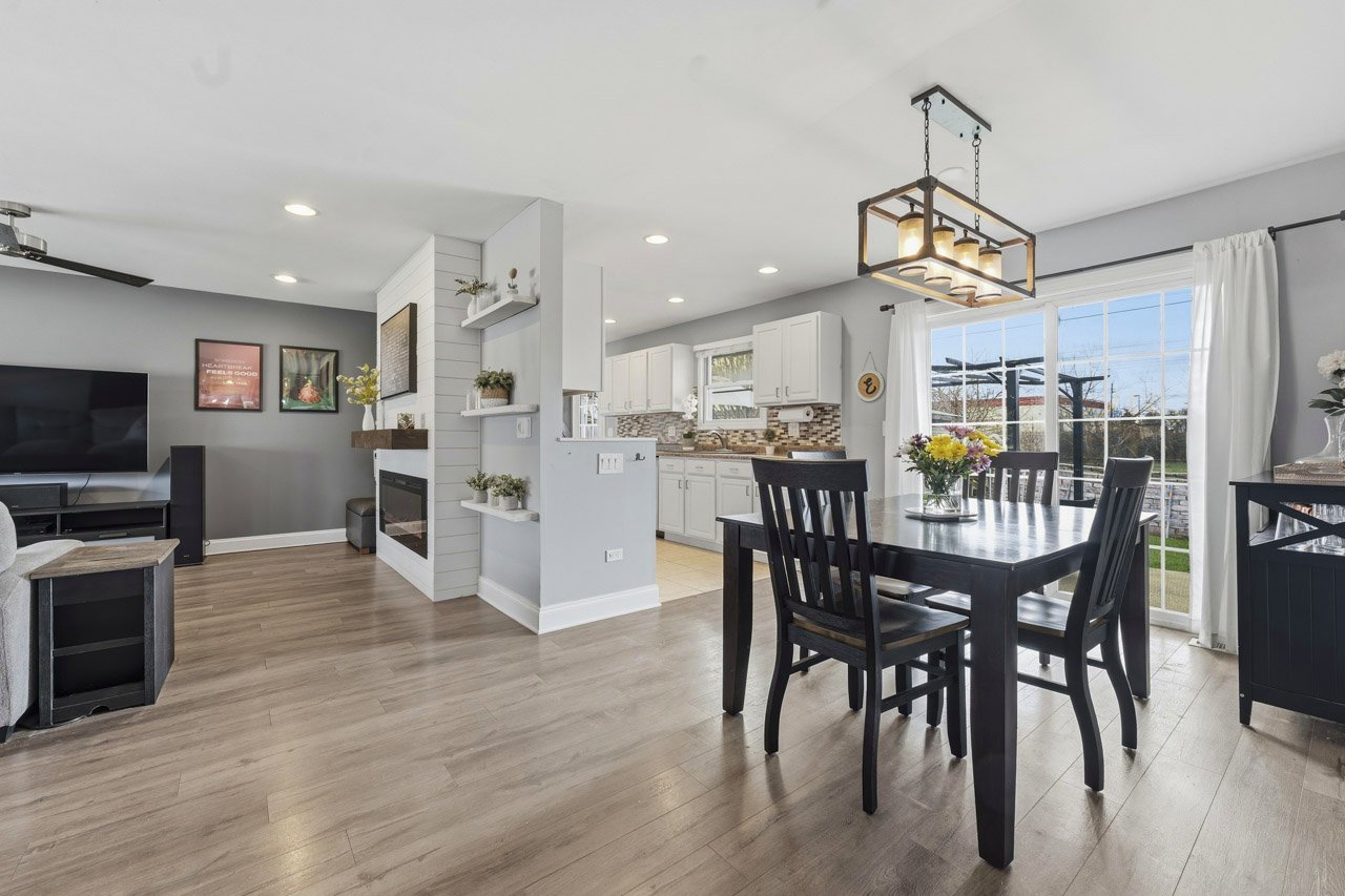 441 Walnut Lane, Elk Grove Village, IL 60007