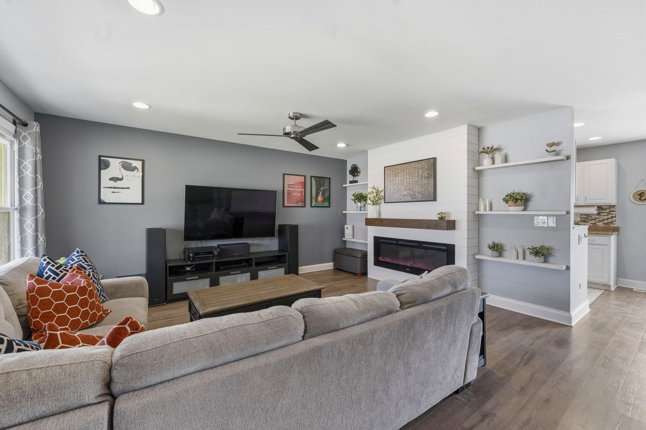 441 Walnut Lane, Elk Grove Village, IL 60007