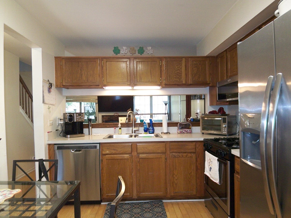 1069 Talbots Lane #105, Elk Grove Village, IL 60007
