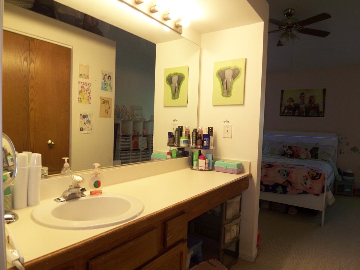 1069 Talbots Lane #105, Elk Grove Village, IL 60007