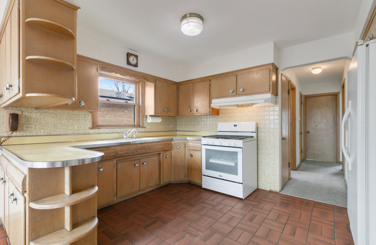 9534 S Sacramento Avenue, Evergreen Park, IL 60805