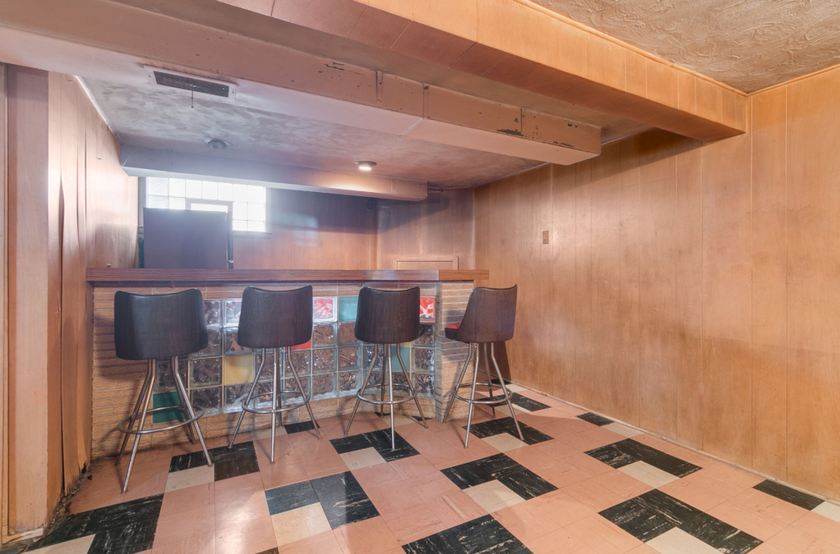 9534 S Sacramento Avenue, Evergreen Park, IL 60805