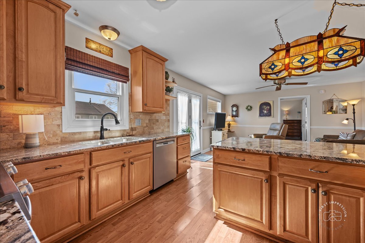 2138 Derby Court, Wheaton, IL 60189