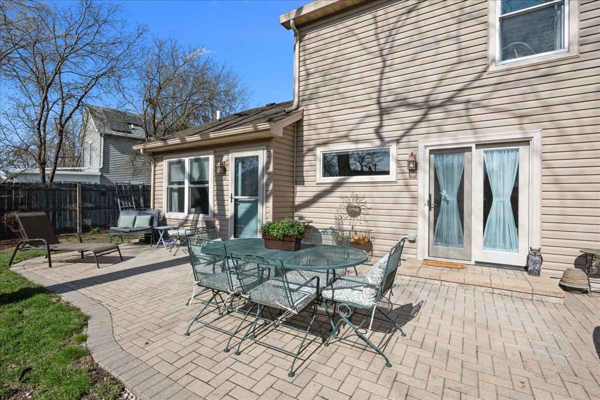 2138 Derby Court, Wheaton, IL 60189