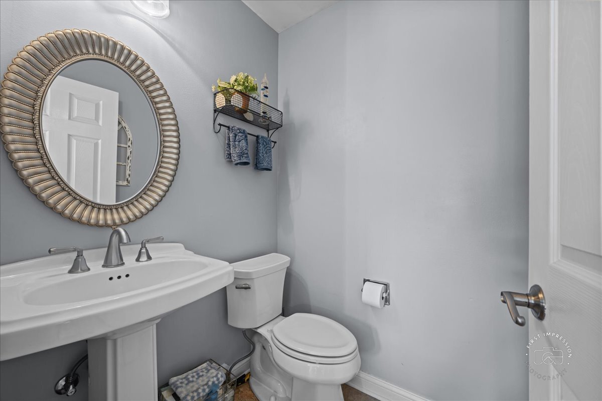 2138 Derby Court, Wheaton, IL 60189