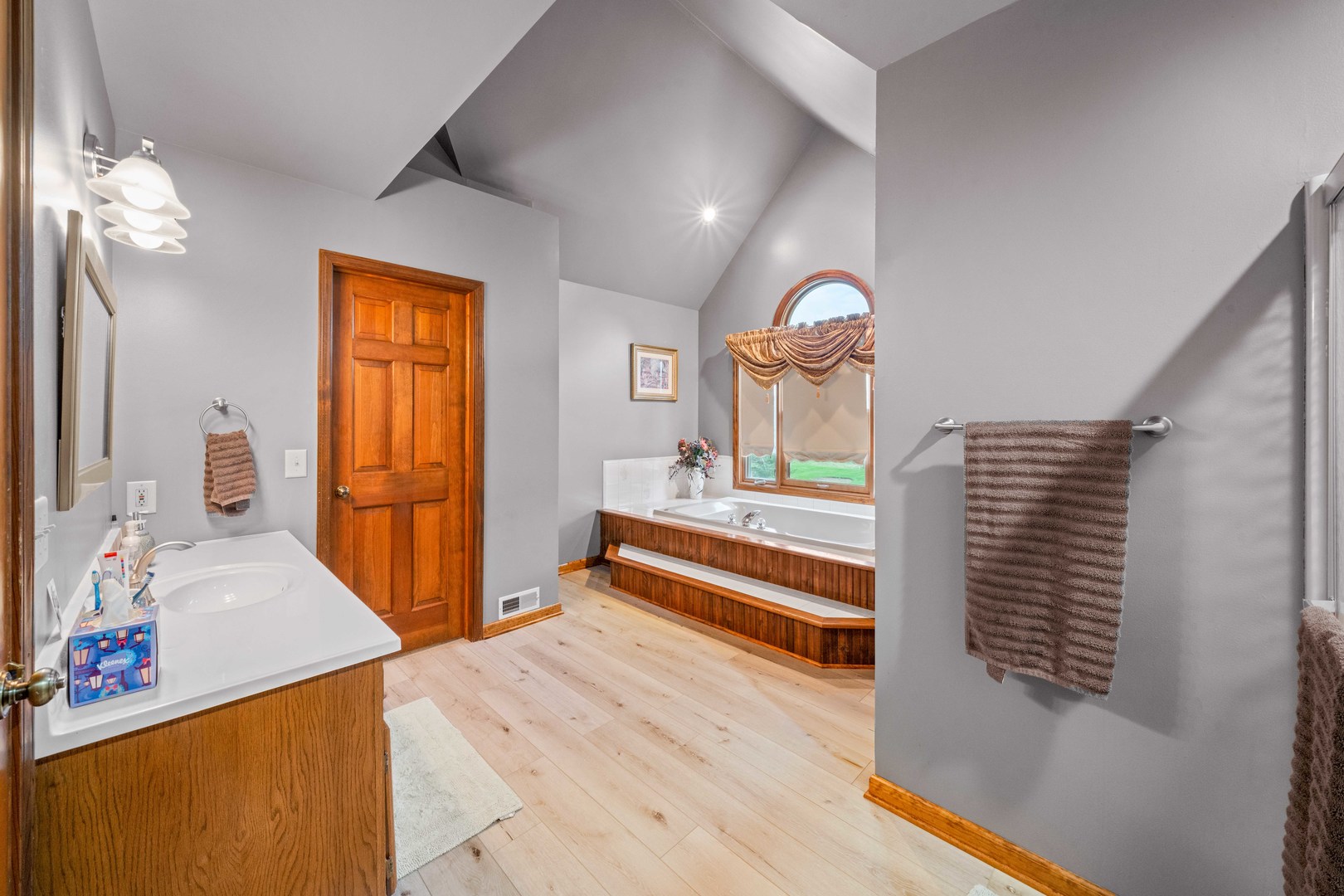 520 Rees Street, Hinckley, IL 60520