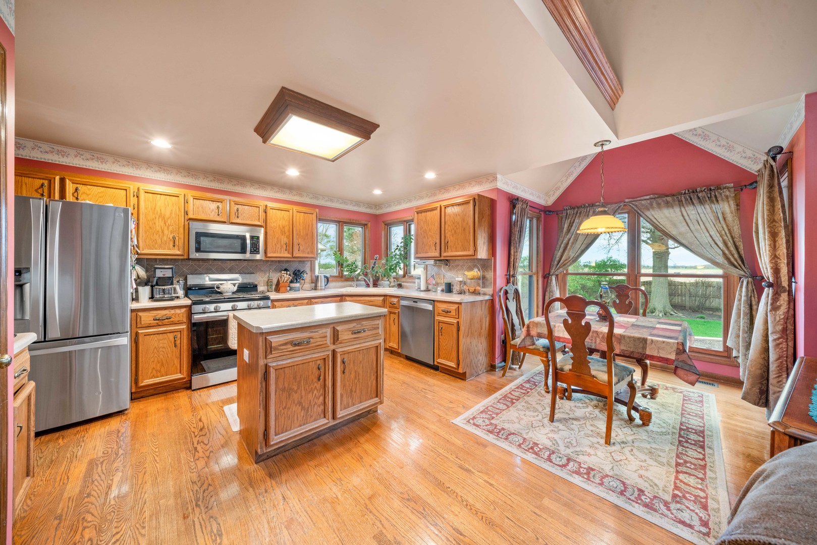 520 Rees Street, Hinckley, IL 60520