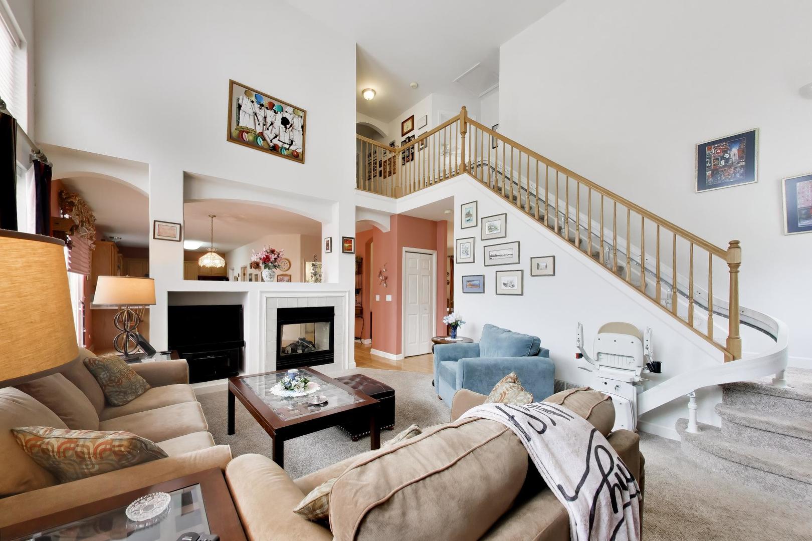 5660 Trinity Court, Gurnee, IL 60031