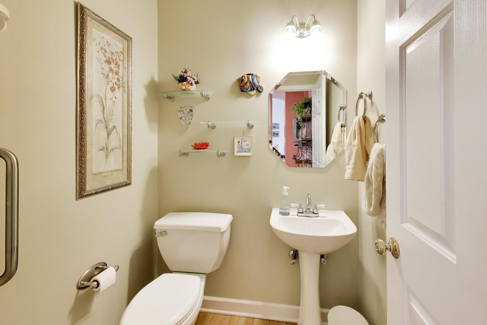 5660 Trinity Court, Gurnee, IL 60031