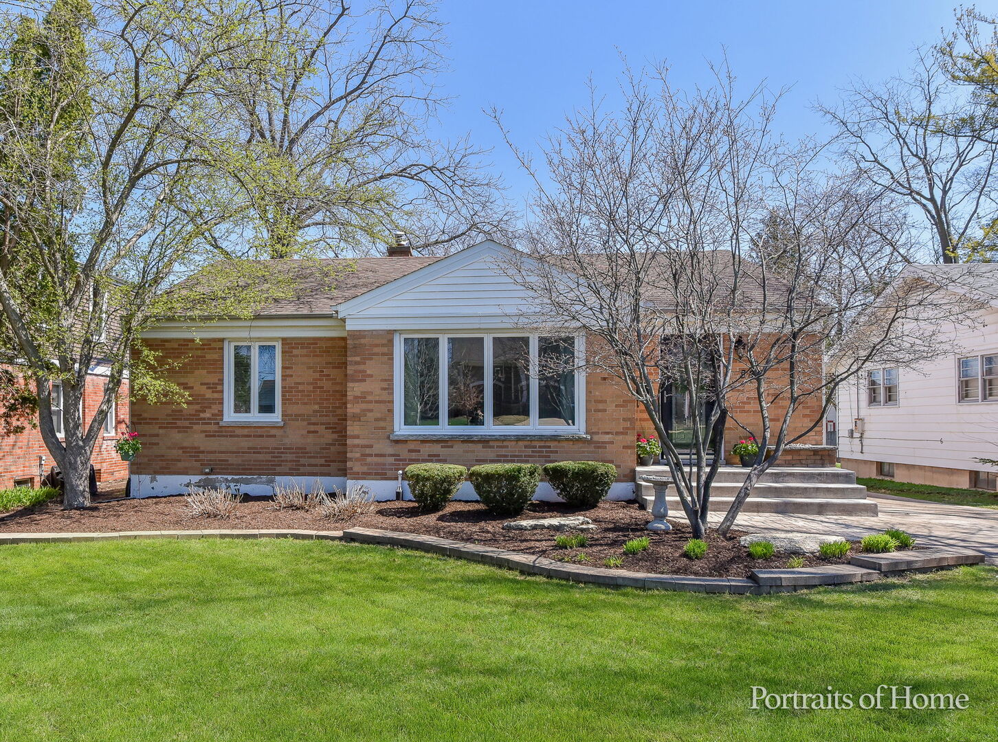 856 N Webster Street, Naperville, IL 60563