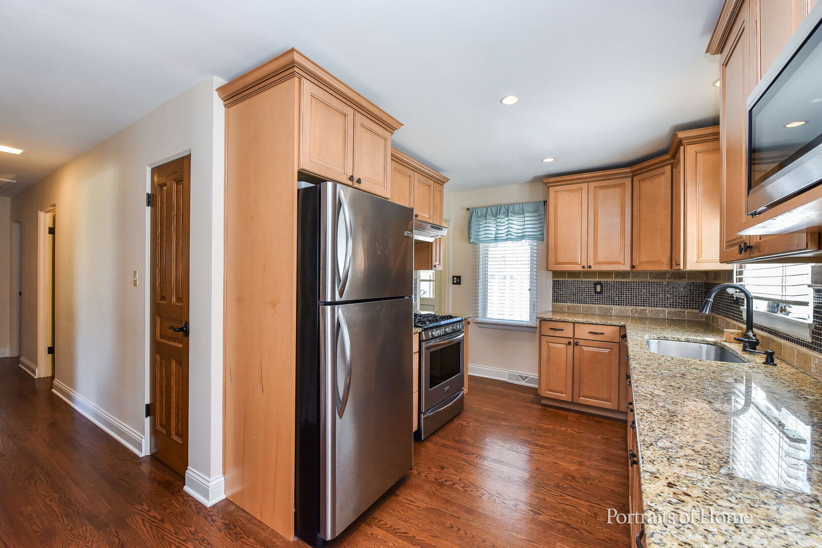 856 N Webster Street, Naperville, IL 60563