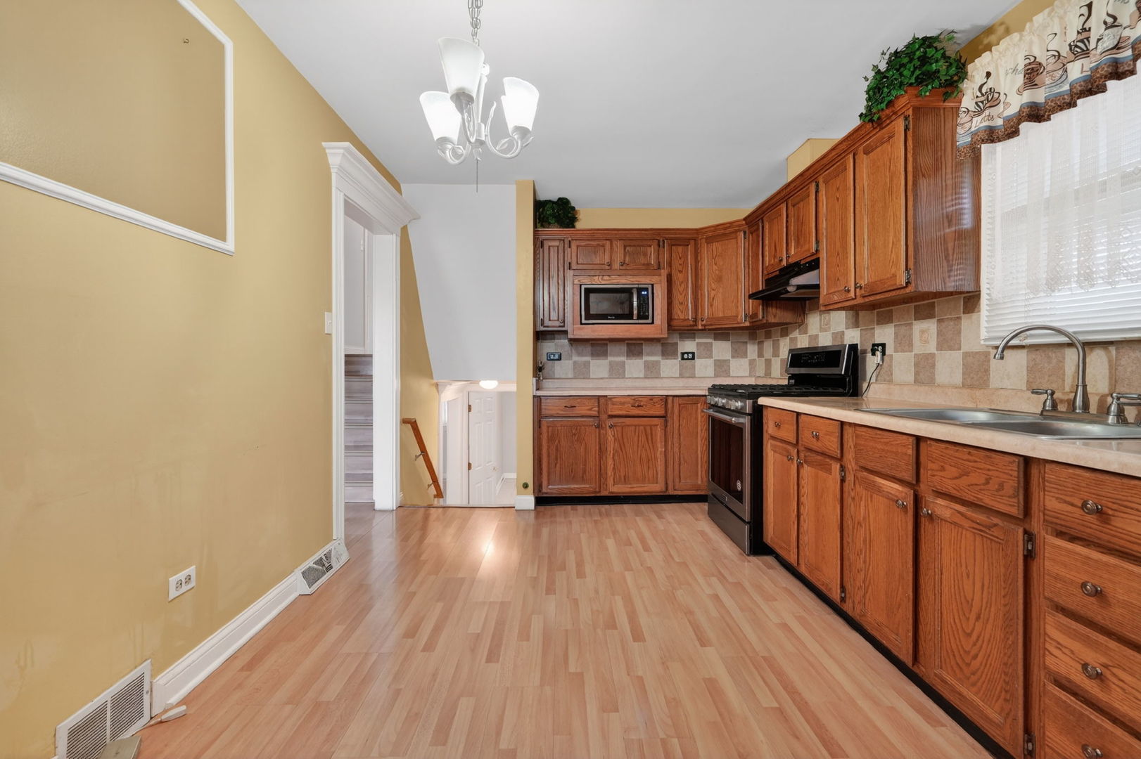 7525 Lorel Avenue, Burbank, IL 60459