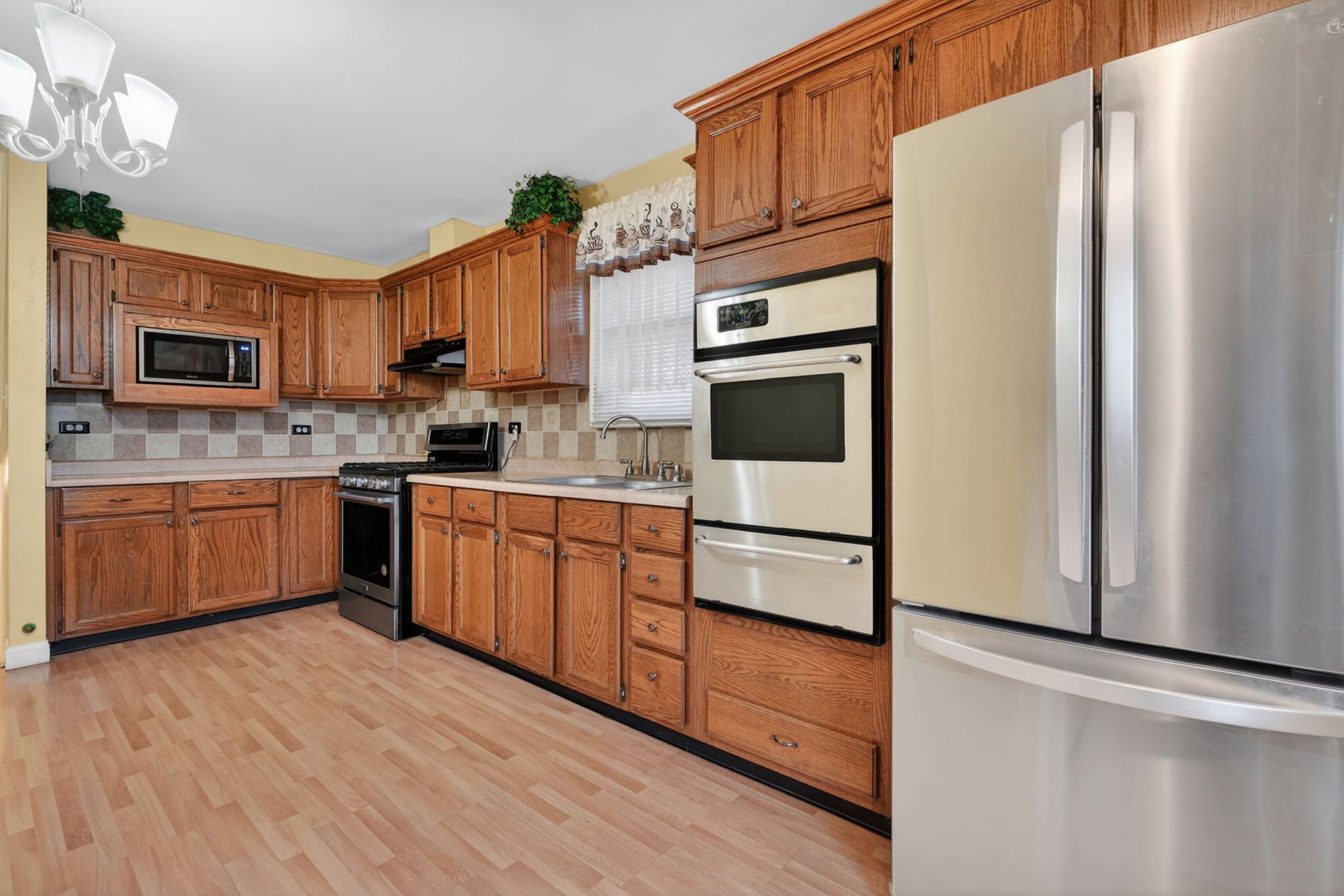 7525 Lorel Avenue, Burbank, IL 60459