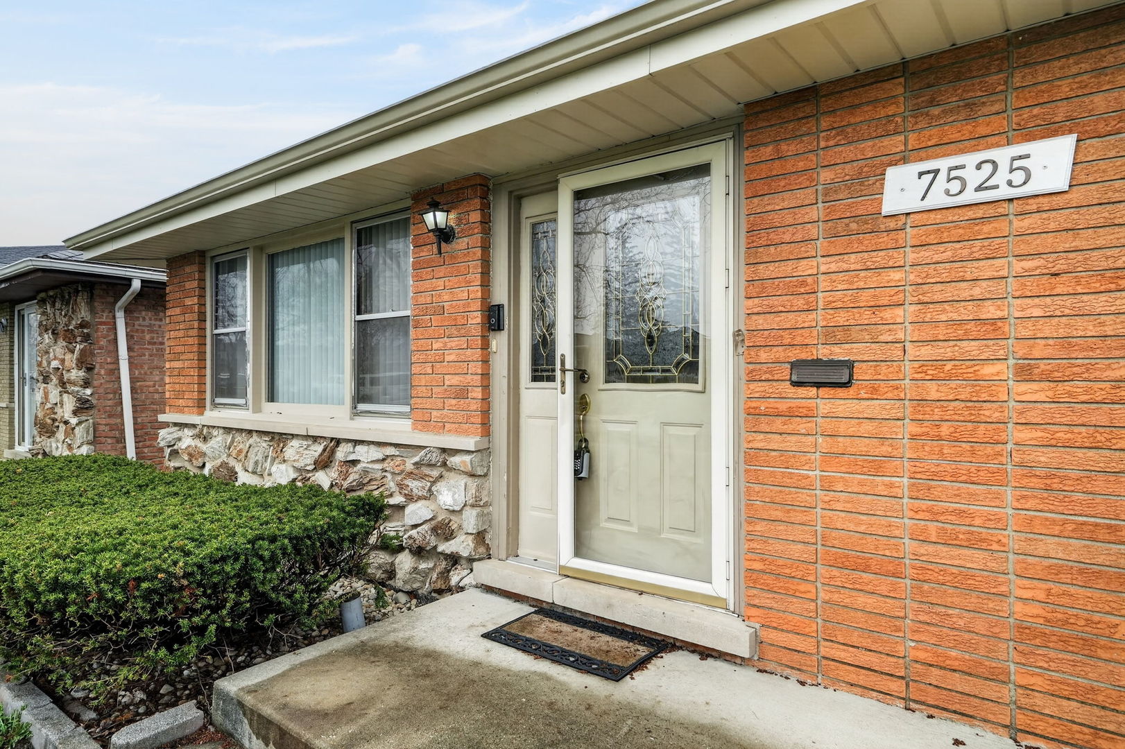 7525 Lorel Avenue, Burbank, IL 60459