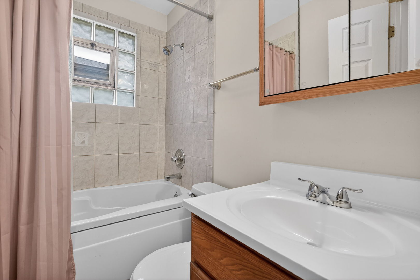 7525 Lorel Avenue, Burbank, IL 60459