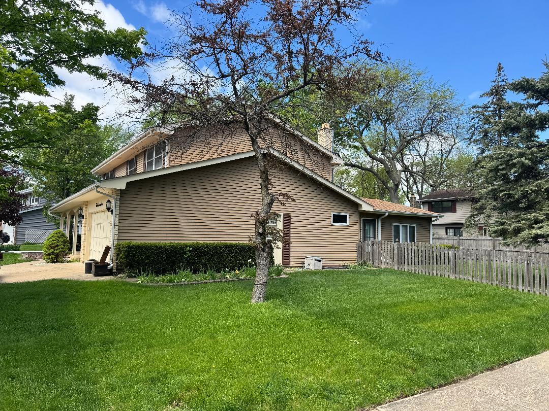 5S671 Park Meadow Drive, Naperville, IL 60540