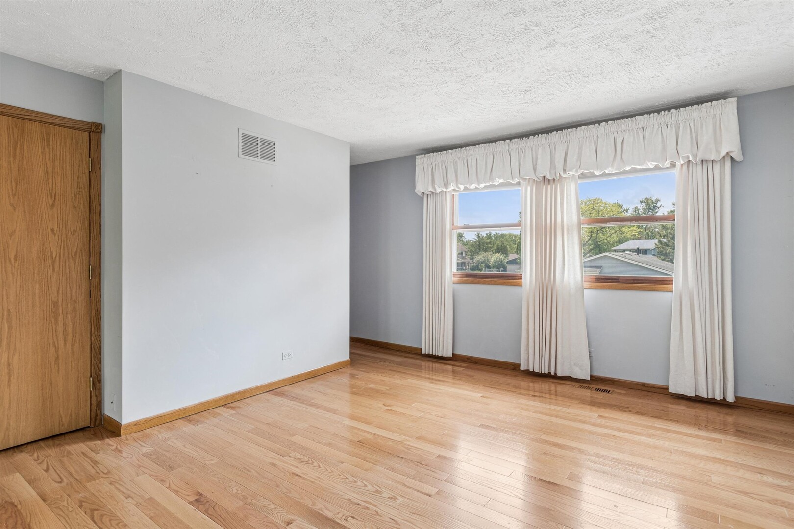 5S671 Park Meadow Drive, Naperville, IL 60540