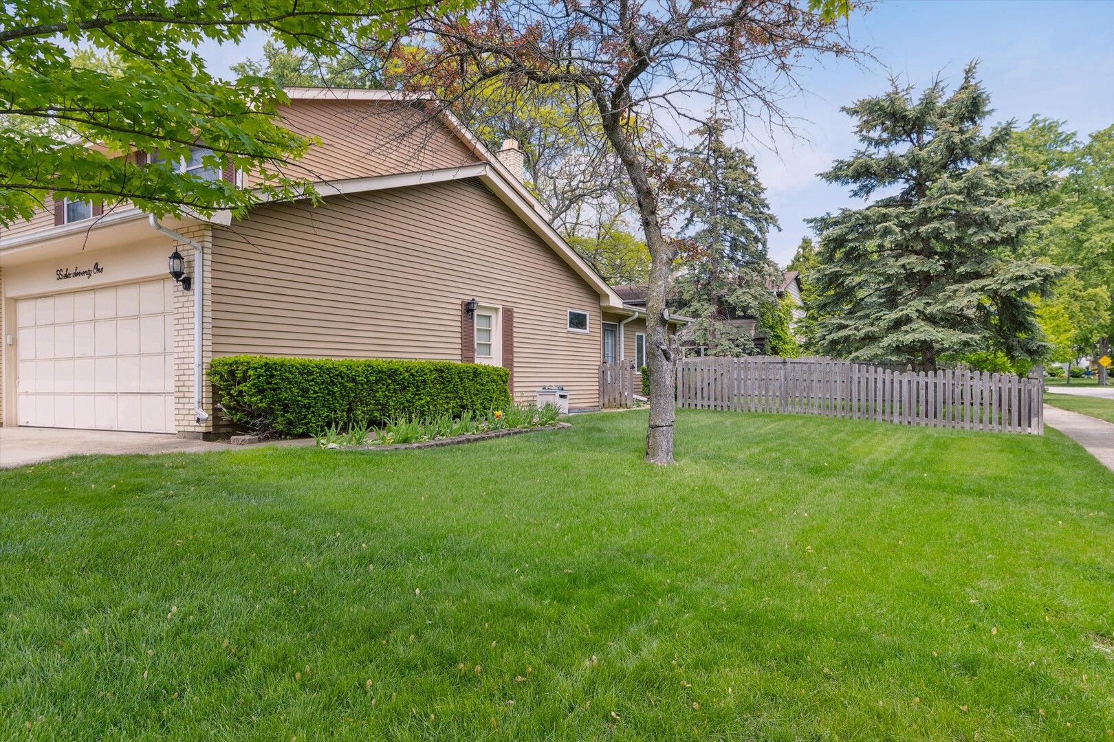 5S671 Park Meadow Drive, Naperville, IL 60540