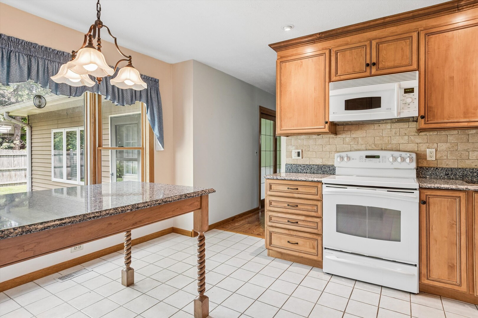 5S671 Park Meadow Drive, Naperville, IL 60540