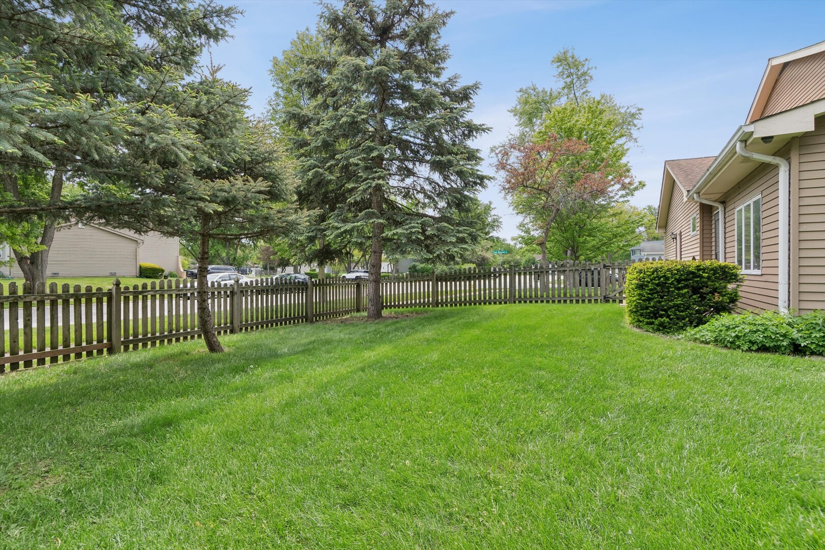 5S671 Park Meadow Drive, Naperville, IL 60540