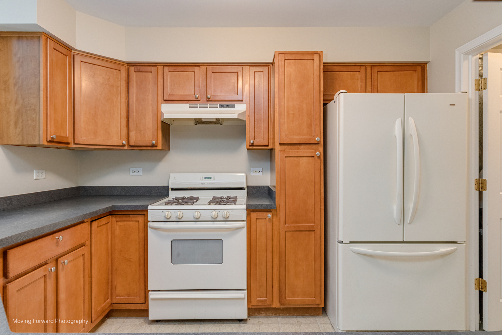 2417 Stoughton Circle #2417, Aurora, IL 60502