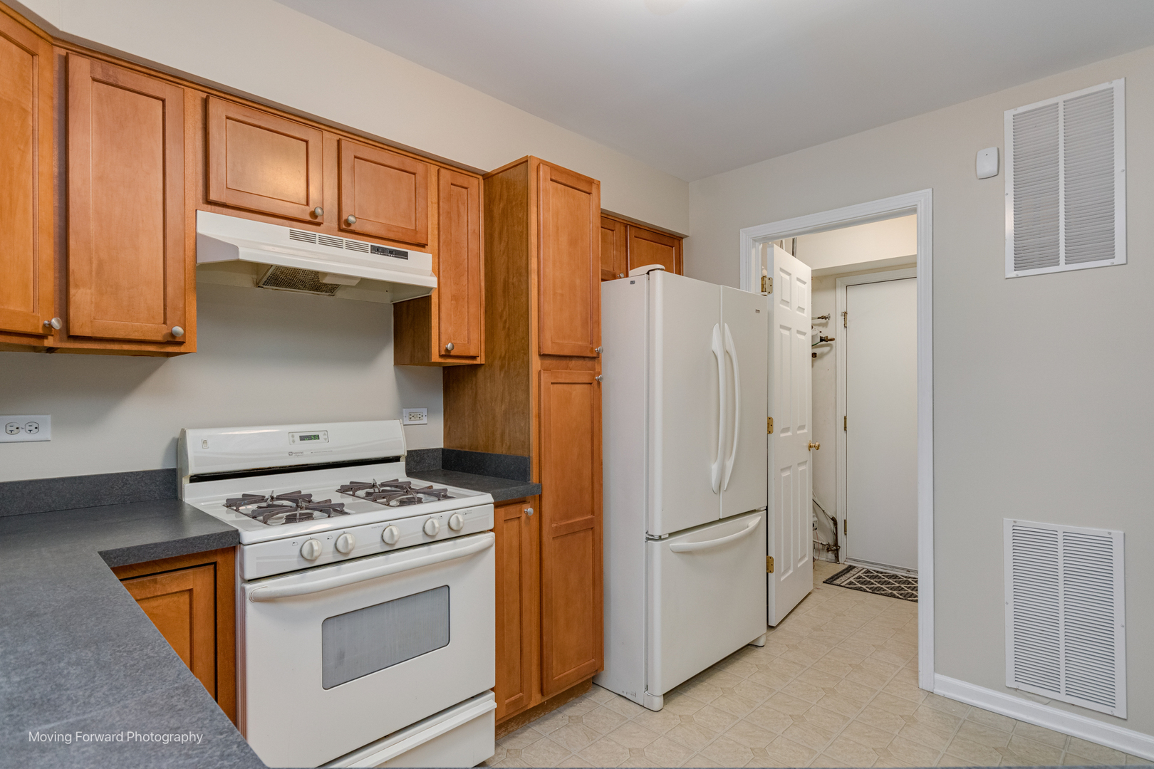 2417 Stoughton Circle #2417, Aurora, IL 60502