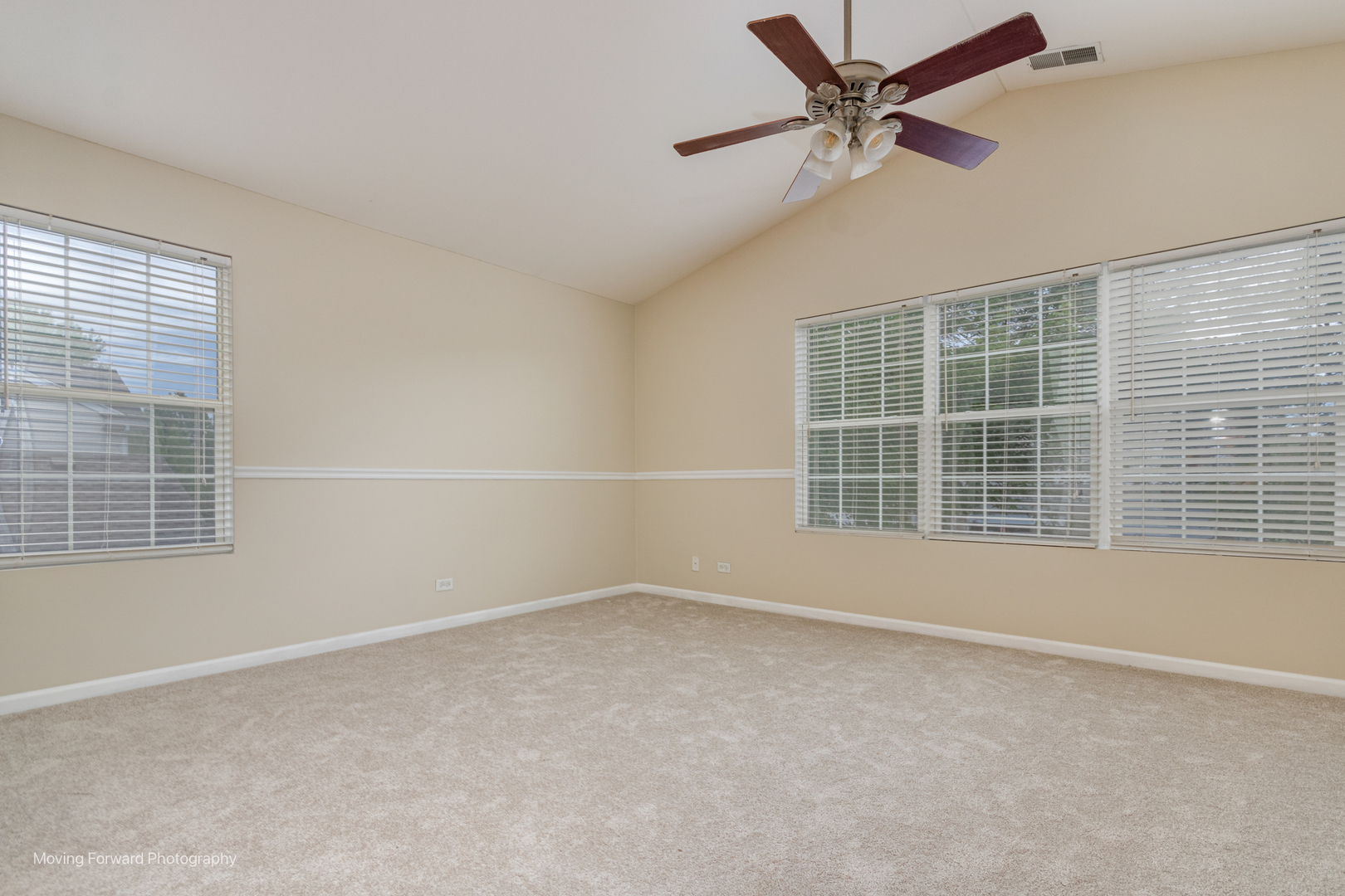 2417 Stoughton Circle #2417, Aurora, IL 60502