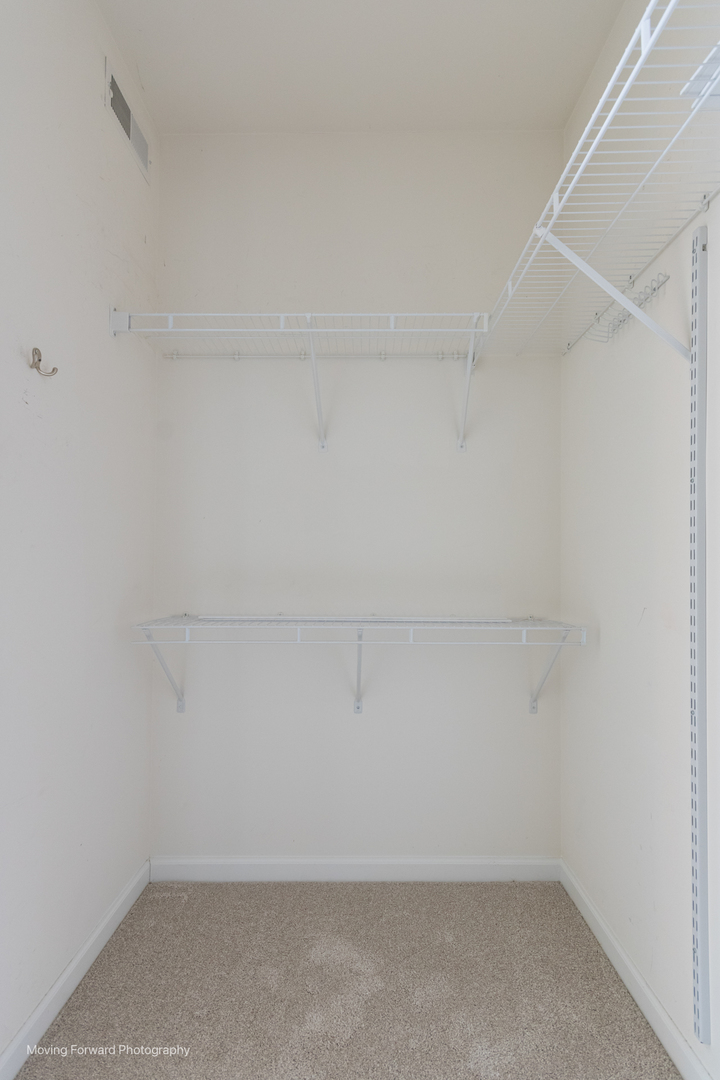 2417 Stoughton Circle #2417, Aurora, IL 60502