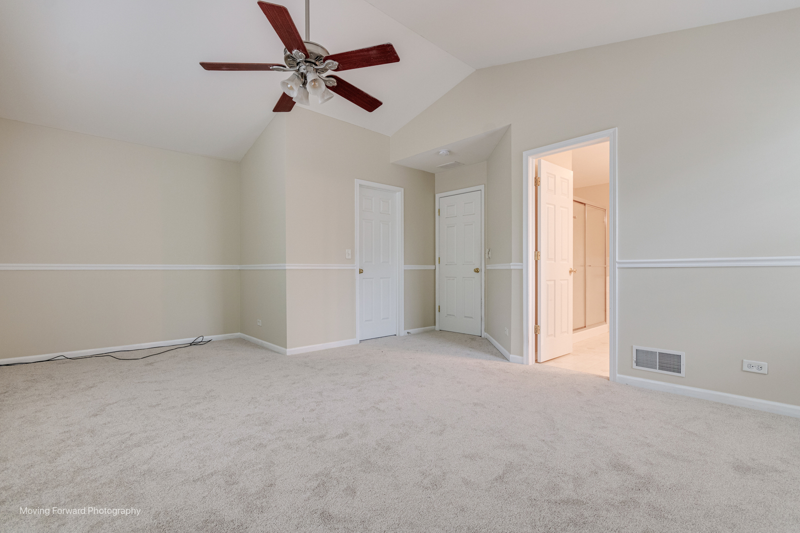 2417 Stoughton Circle #2417, Aurora, IL 60502