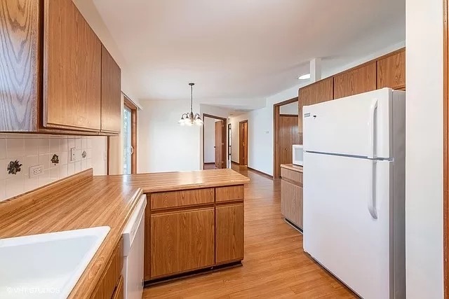 35 Evergreen Drive, Streamwood, IL 60107