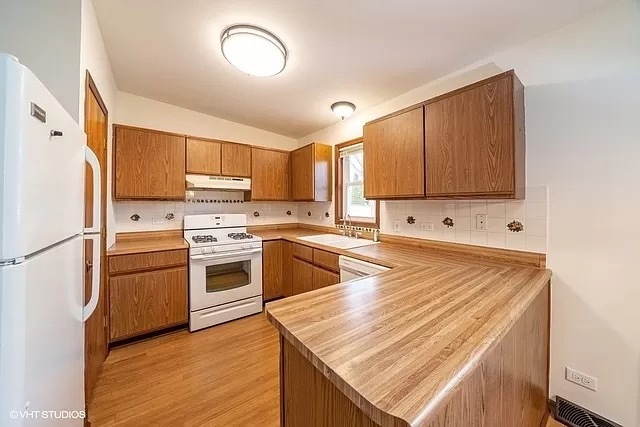 35 Evergreen Drive, Streamwood, IL 60107