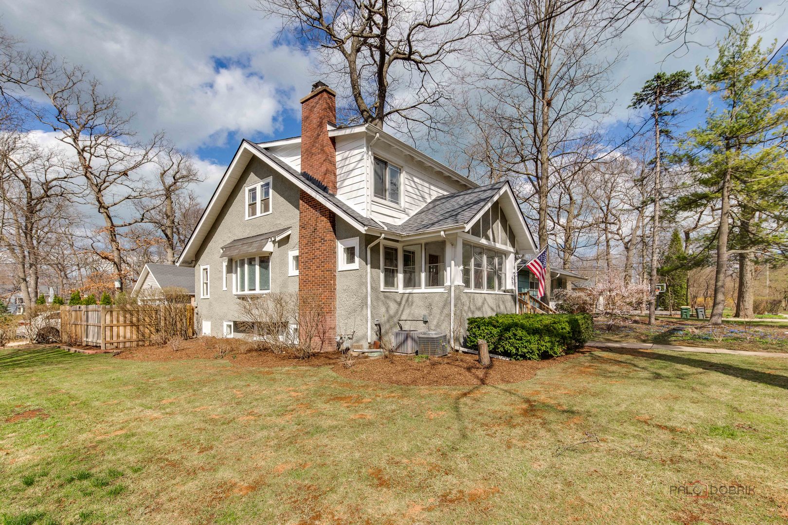 300 E Sheridan Place, Lake Bluff, IL 60044